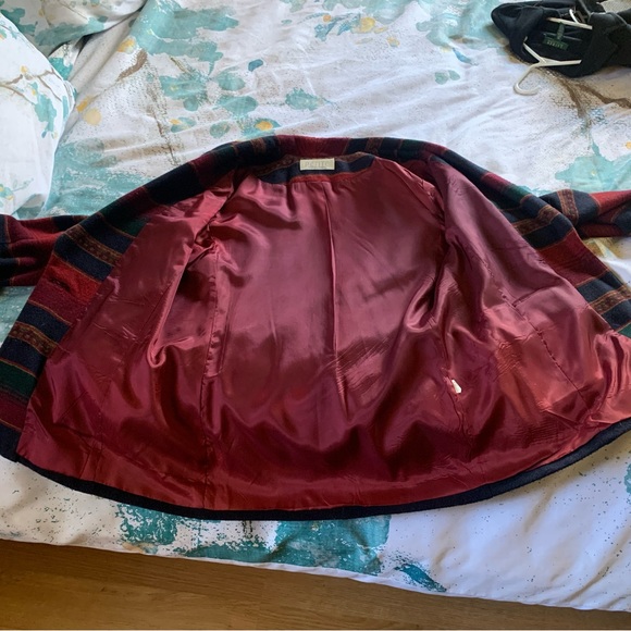 Fall blazer: wool blend, fully lined, size medium - Picture 2 of 7